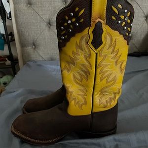 Gypsy Rosè women’s cowgirl boots yellow leather square toe with rhinestone studs